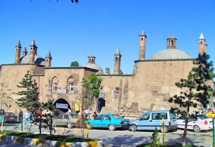 Rüstem Paşa Han (Overdekte Bazaar) Rüstem Paşa Han (Overdekte Bazaar)