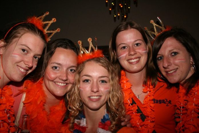 Fotos Koninginnedag in Istanbul Foto's: Koninginnedag in Istanbul