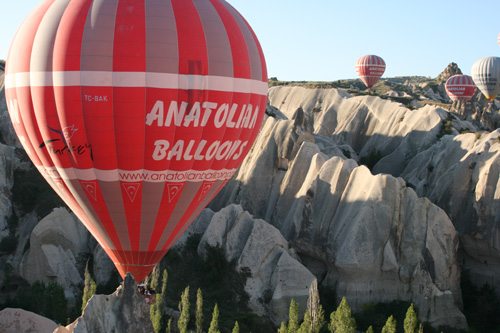 Genieten van wonderlijke kaboutermutsen in Cappadocië Genieten van wonderlijke kaboutermutsen in Cappadocië