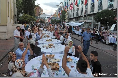 Wereldrecord Iftar in Istanbul Wereldrecord Iftar in Istanbul