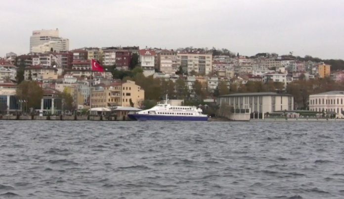 Istanbul, van Uskudar naar Besiktas met de Ferryboot