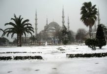Flinke sneeuwval in Istanbul Zware sneeuwval in delen van Turkije