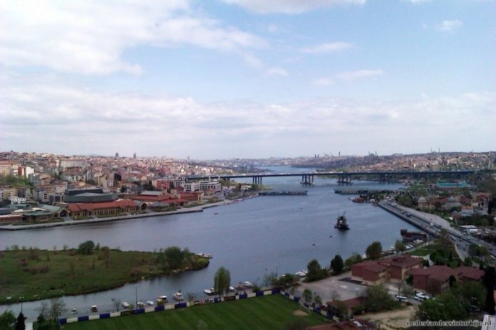 In Eyup op weg naar Pierre Loti In Eyup op weg naar Pierre Loti