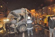 25 gewonden bij busongeluk in Istanbul 25 gewonden bij busongeluk in Istanbul