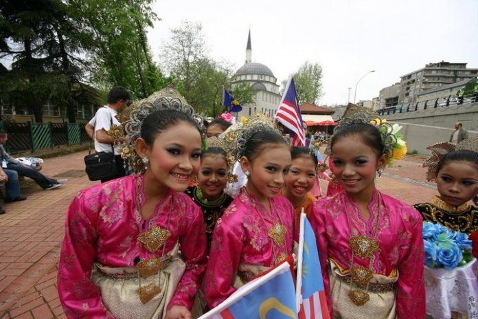 1.000 kinderen uit 41 landen naar Kocaeli voor het Internationale Kinder Festival 1.000 kinderen uit 41 landen naar Kocaeli voor het Internationale Kinder Festival