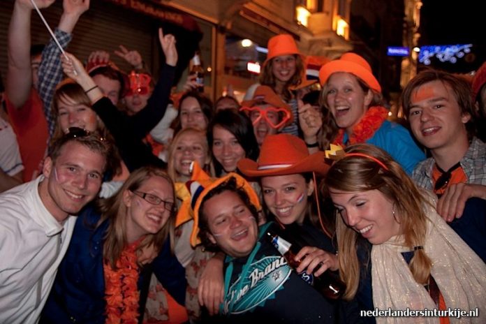 Koninginnedag Queen's Day 2012 Istanbul Turkije 12