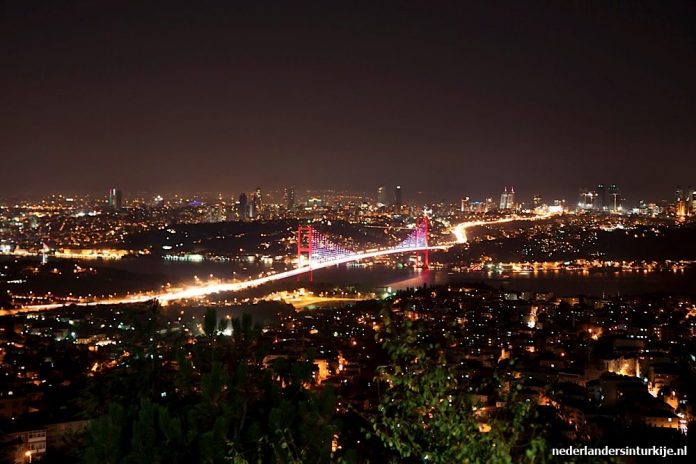 Met de kabelbaan over de Bosporus Met de kabelbaan over de Bosporus