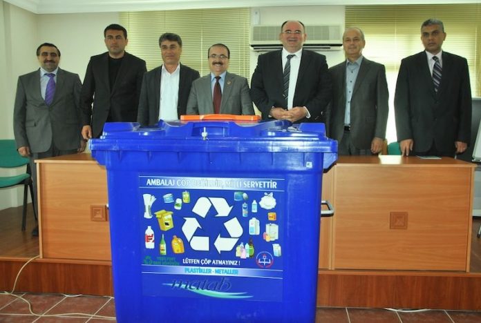 Ministerie van Milieu gaat vuilniszakken project invoeren Ministerie van Milieu gaat vuilniszakken project invoeren