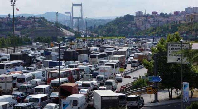 Maatregelen tegen enorme drukte op Fatih Sultan Mehmet Brug Maatregelen tegen enorme drukte op Fatih Sultan Mehmet Brug