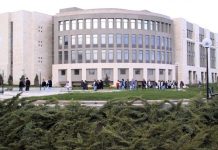 Turkse studenten hoeven geen collegegeld meer te betalen Regering schaft collegegeld af voor universiteiten in Turkije