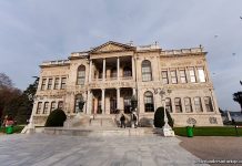 “Dolmabahçe paleis Istanbul staat op instorten” Staat het Dolmabahçe paleis op instorten