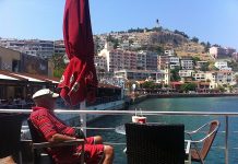 Kuşadası ook in de herfst nog druk bezocht door het lekkere weer