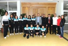 Voetballende dames met succes Voetballende dames met succes