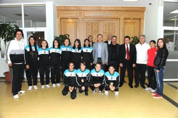 Voetballende dames met succes