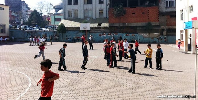 Eerste school semester Turkije zit er bijna op