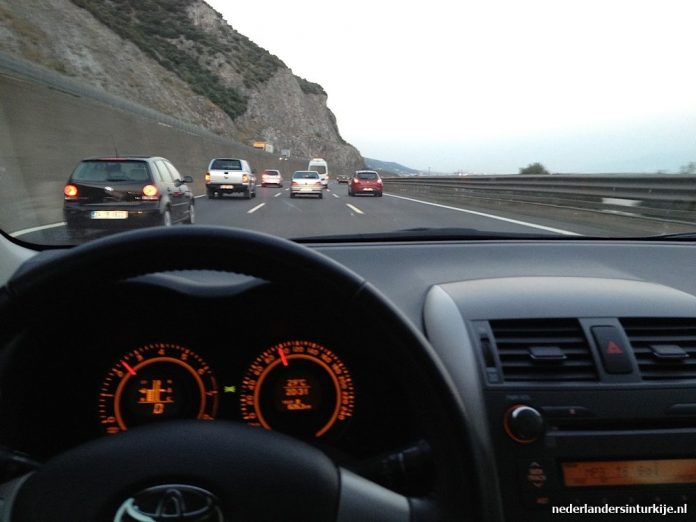 Verzekeringssysteem motorvoertuigen Turkijeop de schop