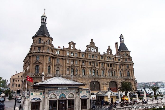 Haydarpasa Treinstation Istanbul Turkije
