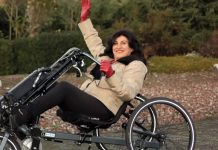 Funda Müjde bereikt Turkse grens met unieke fietstocht