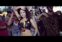 Zangeres INNA trekt veel bekijks in Grote Bazaar Istanbul