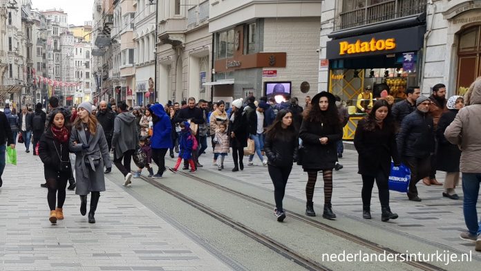 cropped-Istanbul-Istiklal.jpg