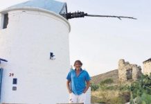 Beroemde Turkse acteur verhuist naar historische windmolen in Bodrum